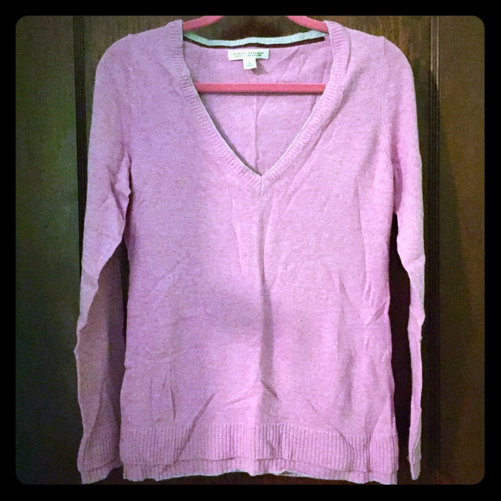 Banana republic pink V-neck sweater